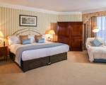 Room image #19 at Cheval Thorney Court